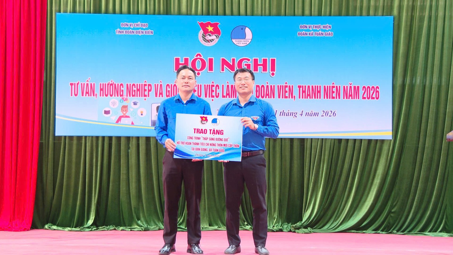Tỉnh đoàn Điện Biên phối hợp với Trường Cao đẳng Điện Biên và Đoàn xã Tuần Giáo đã tổ chức chuỗi hoạt động ý nghĩa dành cho đoàn viên, thanh niên và thiếu nhi trên địa bàn xã Tuần Giáo